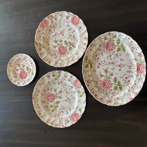 Vintage Rose Chitz pattern by Johnson Brothers
